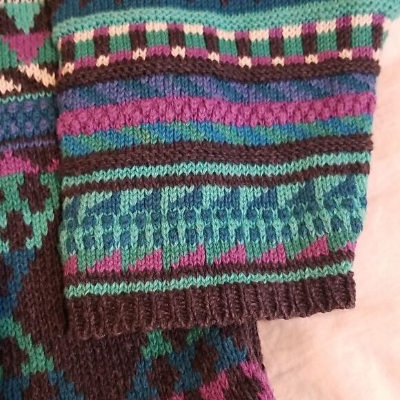 SWEATER!!!! LIKE NEW!!!  GORGEOUS!!!  PURCHASED IN UPSCALE BOUTIQUE IN ASPEN!!! - Picture 8 of 14